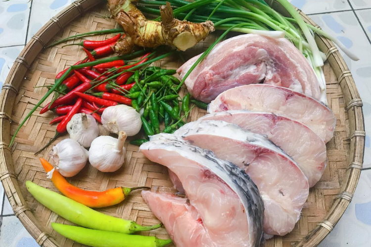 cá trắm kho riềng 1