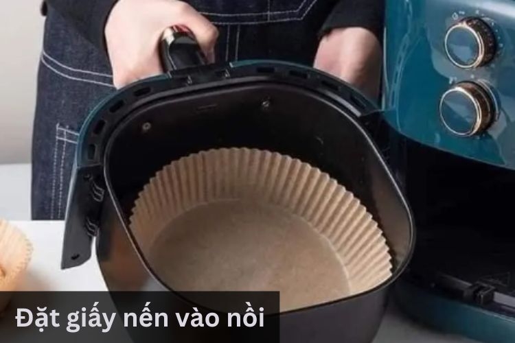 xếp giấy nến vào nồi