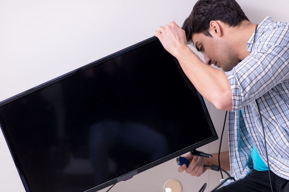 Tivi LG bị trắng màn hình 3