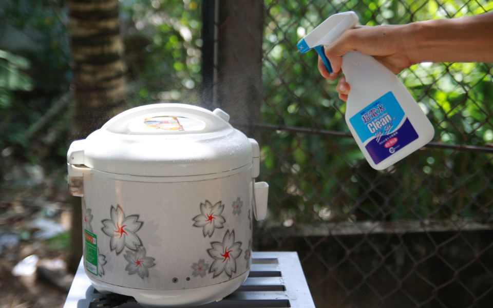 Nước tẩy rửa ion kiềm Clean Shu! Shu!