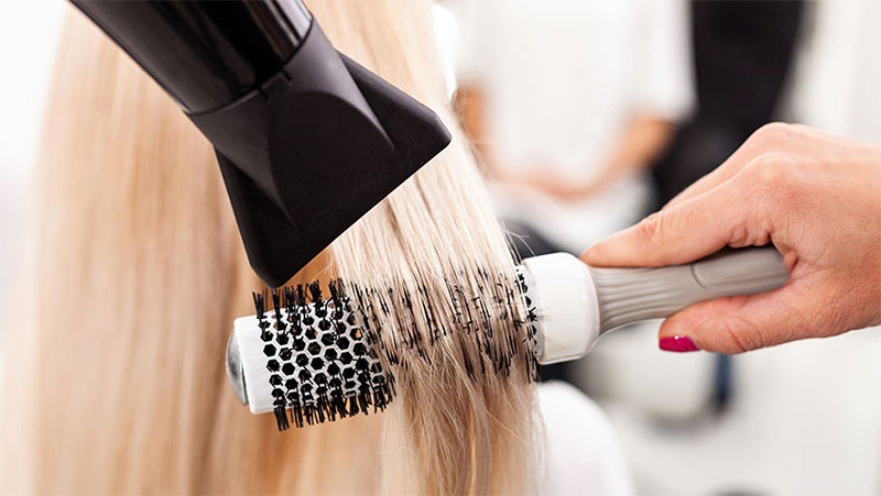 Cách lấy tóc ra khỏi máy sấy hình 5