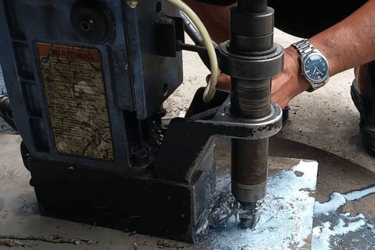 Một số lưu ý khi mua máy khoan từ