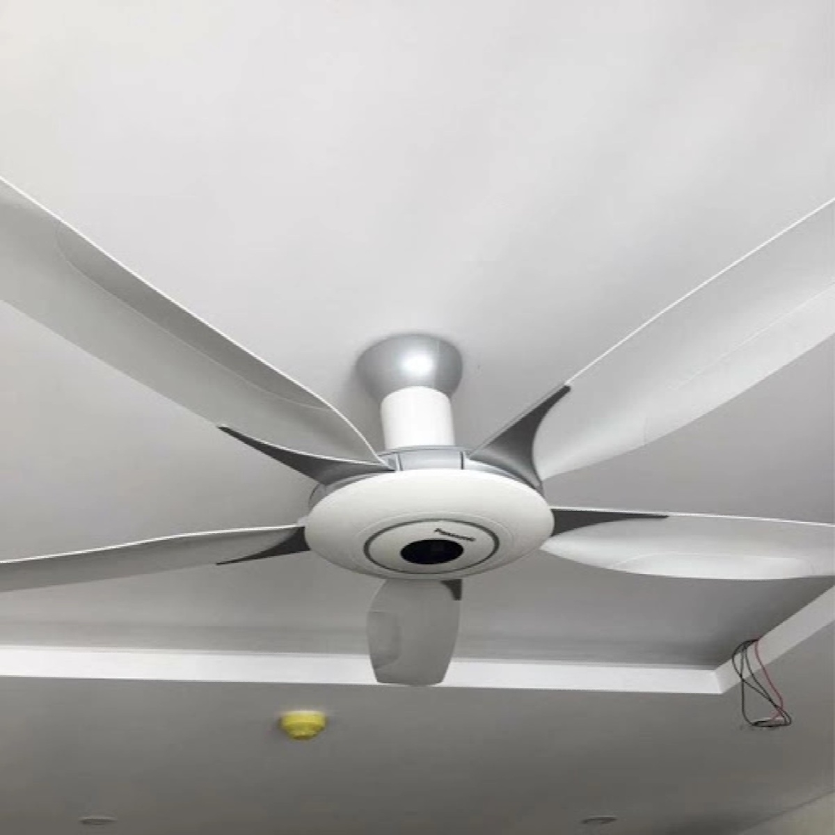 So sánh quạt trần Mitsubishi và Panasonic - hình 1