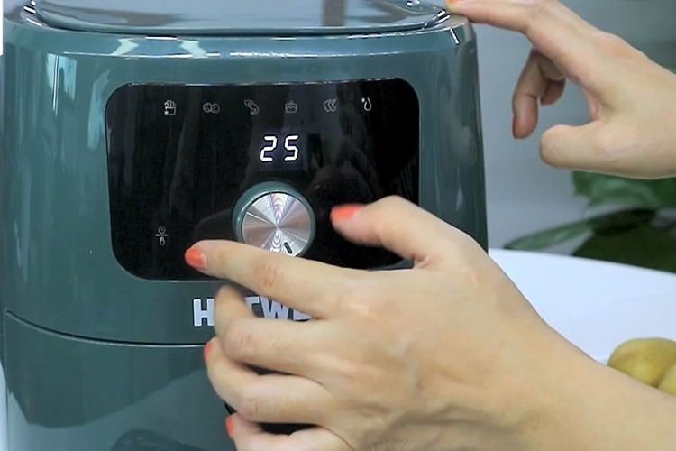 So sánh nồi chiên không dầu Hotwell và Xiaomi (hình 6)
