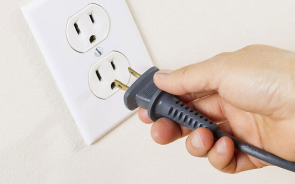 Kiểm tra nguồn điện khi sửa máy lọc không khí Beurer