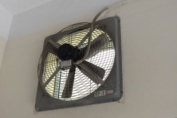 Quạt thông gió nhà bếp giúp thanh lọc bầu không khí của căn bếp