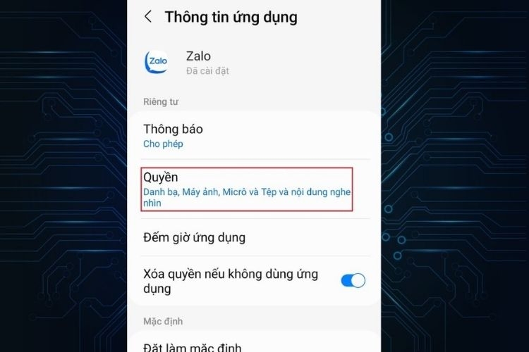 Chọn Quyền trong phần cài đặt Thông tin