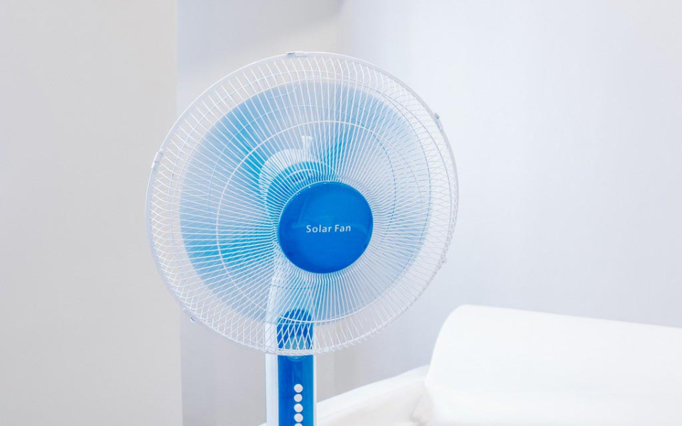 Quạt năng lượng mặt trời Jindian