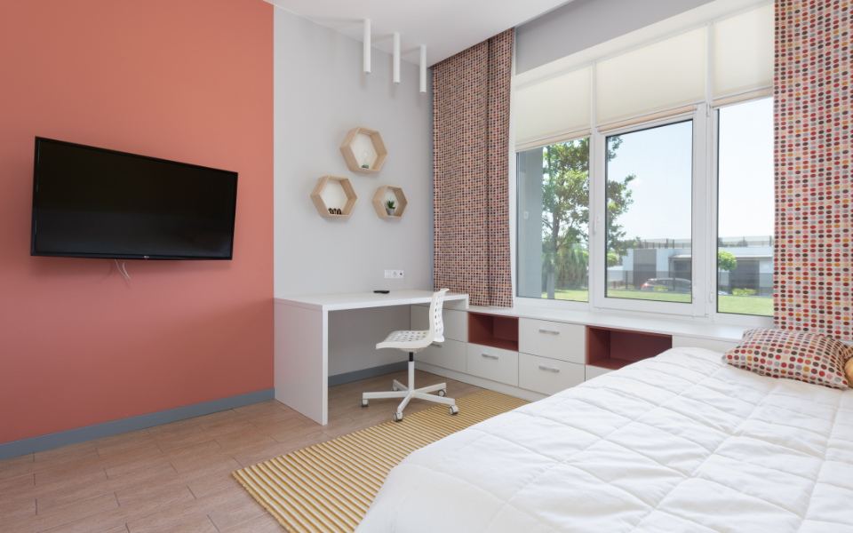 Đặt tivi tại một nơi thật thoáng mát