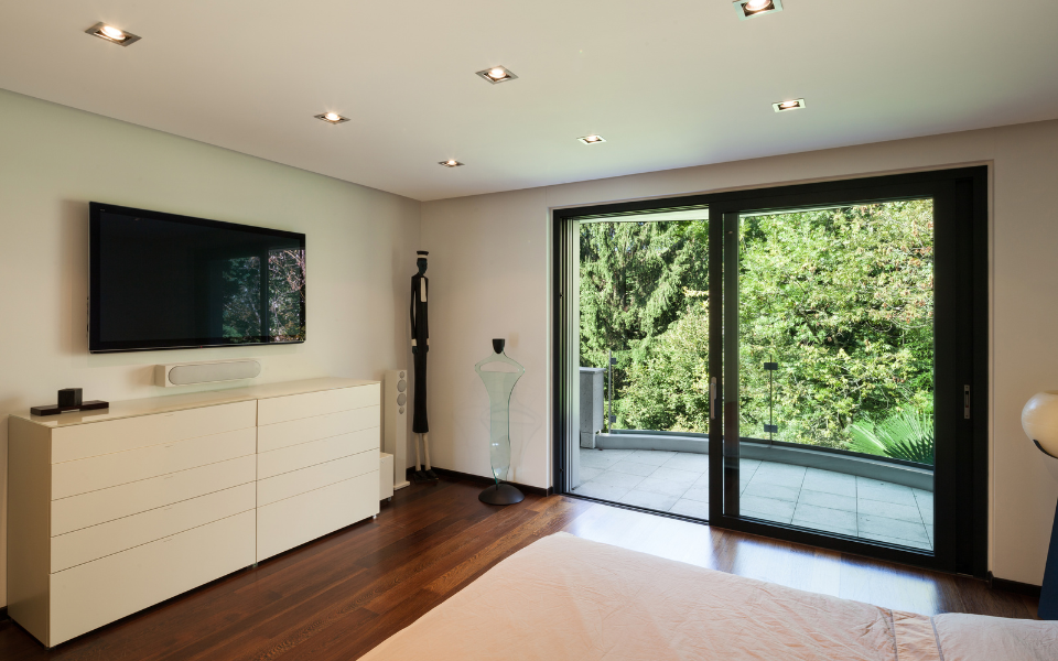 Nên đặt tivi theo hướng hợp với mệnh