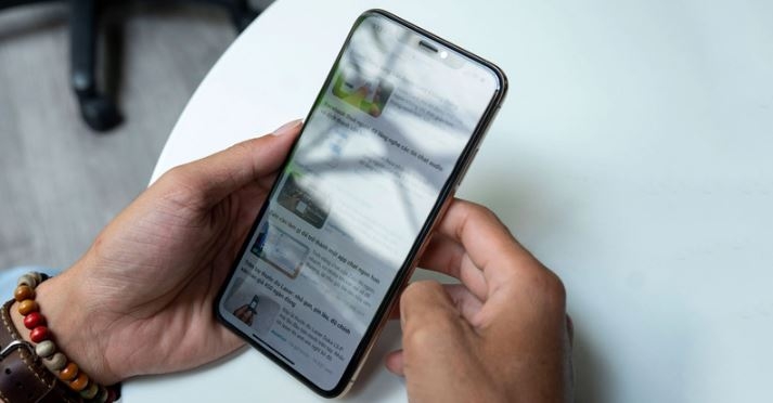 chống nhìn trộm màn hình iPhone 9