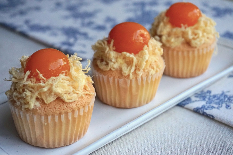 Bánh bông lan trứng muối - Ảnh 02