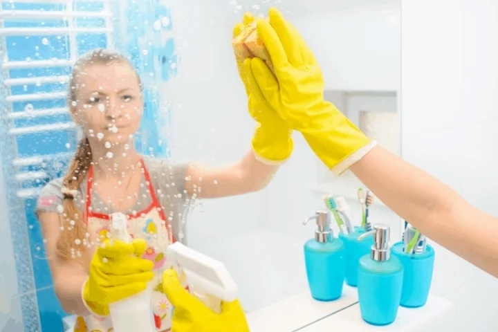 Cách lau gương sạch nhanh và hiệu quả bằng những phương pháp cực kỳ đơn giản 2