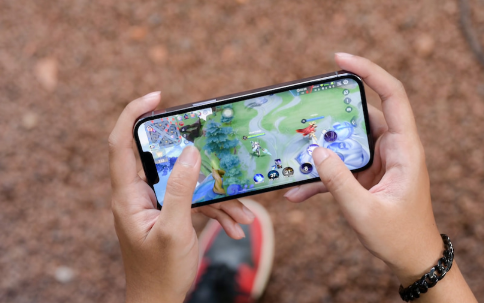 Bạn có thể vừa nghe nhạc vừa chơi game trên iPhone