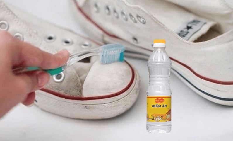 cách tẩy mốc giày 3