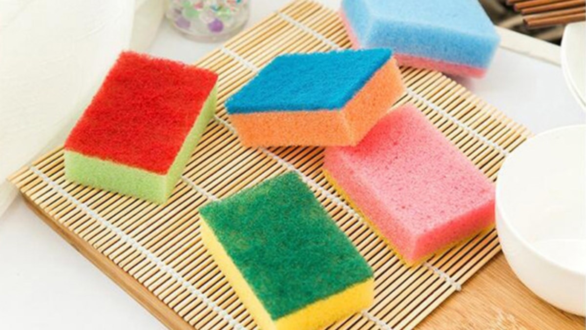 cách tẩy băng dính trên nhựa 3
