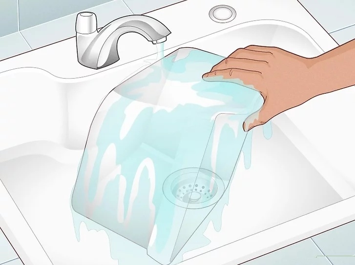 cách tẩy băng dính trên nhựa 4
