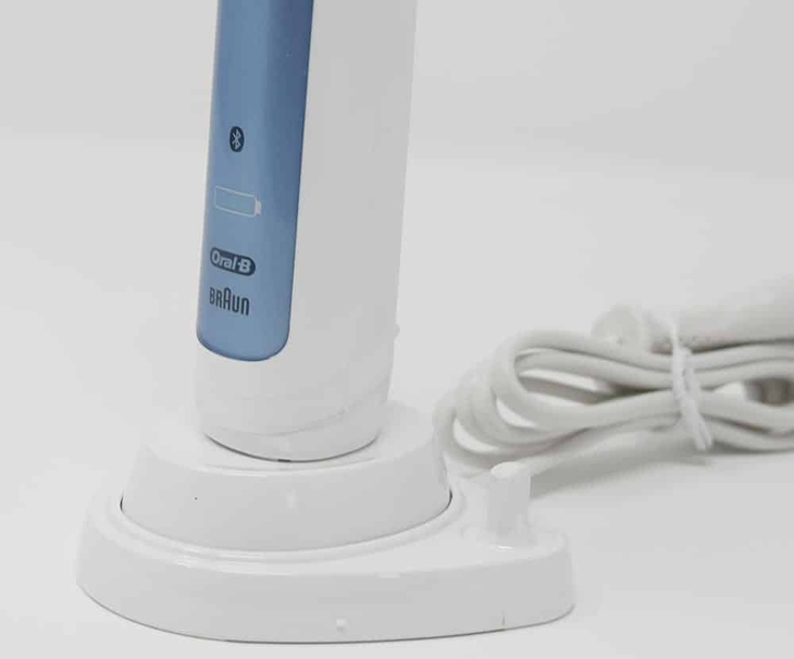 cách sạc bàn chải điện Oral B 4