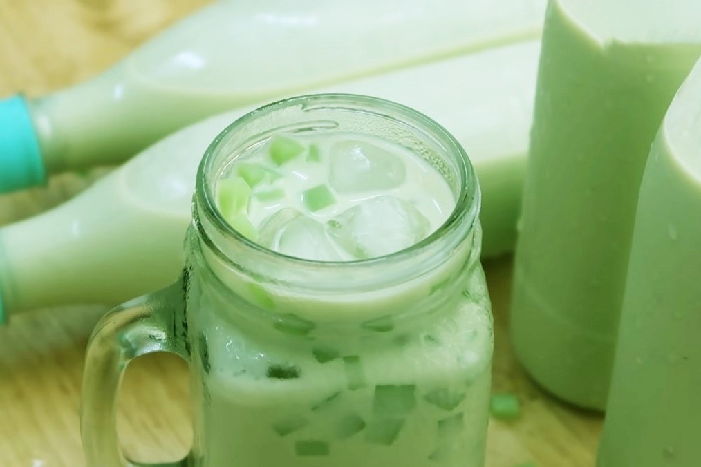 Cách làm sữa đậu xanh lá dứa - 7