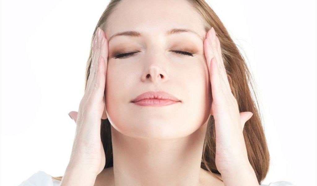 Cách massage mắt tại nhà giảm độ cận, xoá bỏ quầng thâm và ngăn ngừa lão hoá nhanh 2