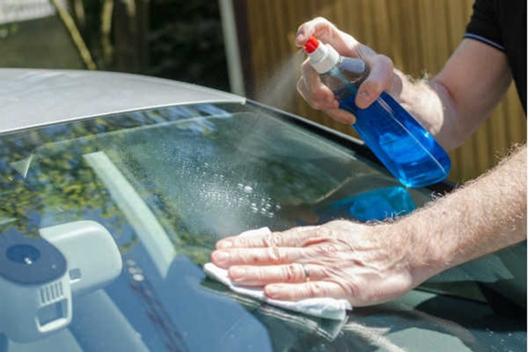 Mách bạn cách tẩy vết băng keo dính trên mọi bề mặt cực sạch, dễ dàng và nhanh chóng - Hình 2