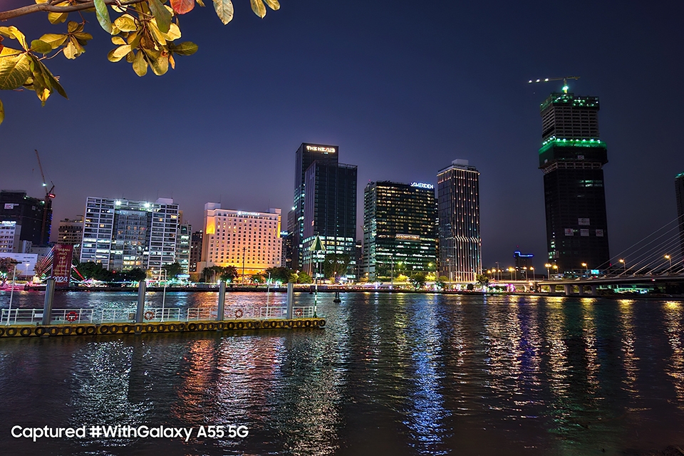 Ngắm Sài Gòn lên đèn cùng Samsung Galaxy A55 5G 6