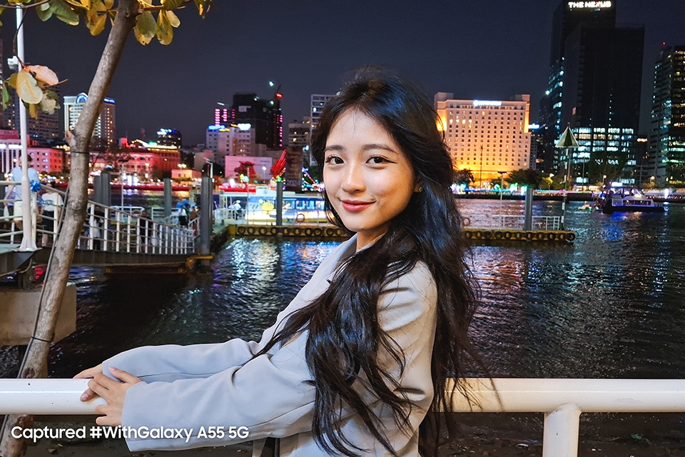 Ngắm Sài Gòn lên đèn cùng Samsung Galaxy A55 5G 12