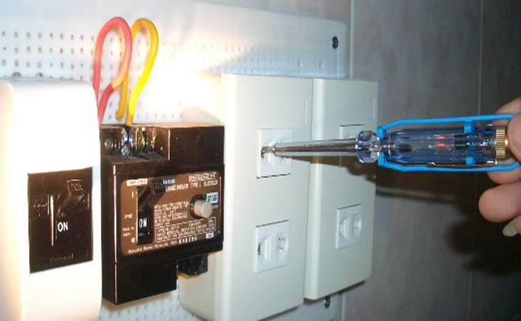 Aptomat chống giật là gì? Có nên lắp Aptomat chống giật cho máy nước nóng hay không? 7