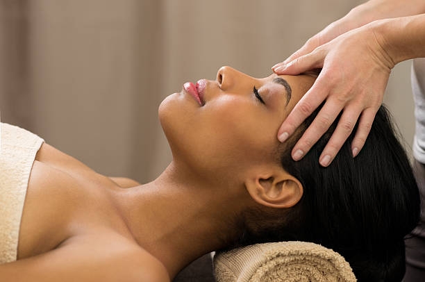 Cách massage đầu đúng để giảm căng thẳng, cải thiện tuần hoàn máu và tăng cường sức khỏe toàn diện 1