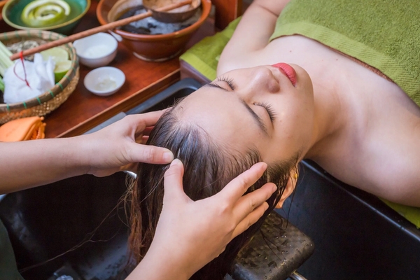 Cách massage đầu đúng để giảm căng thẳng, cải thiện tuần hoàn máu và tăng cường sức khỏe toàn diện 2