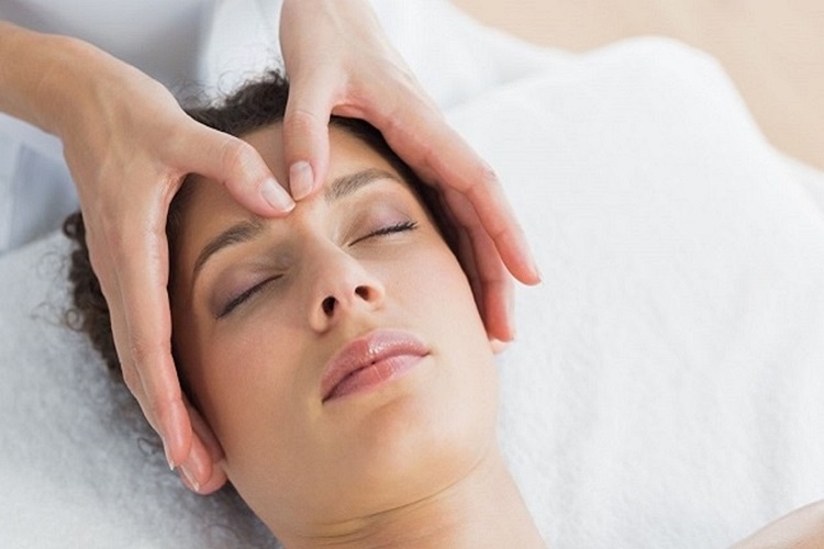 Cách massage đầu đúng để giảm căng thẳng, cải thiện tuần hoàn máu và tăng cường sức khỏe toàn diện 4