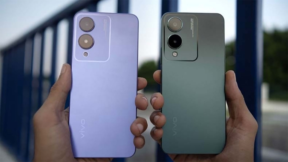 Vivo Y17s sở hữu thiết kế vuông vắn, sang trọng với những đường bo góc mạnh mẽ