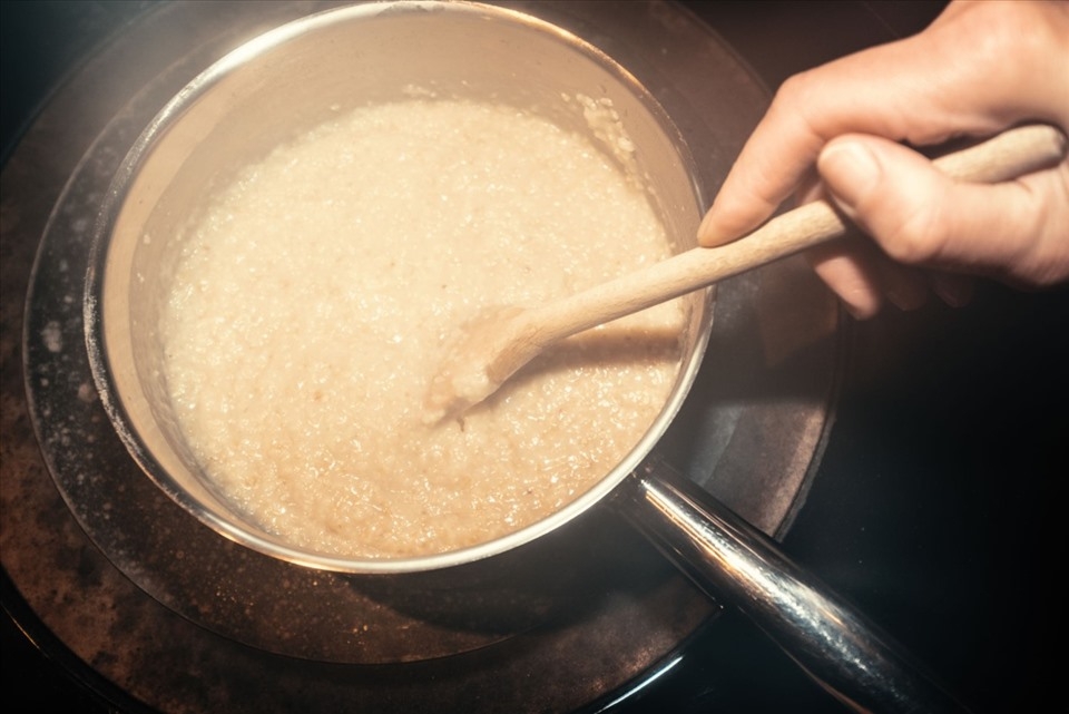cách nấu cháo không bị vữa - hình 4