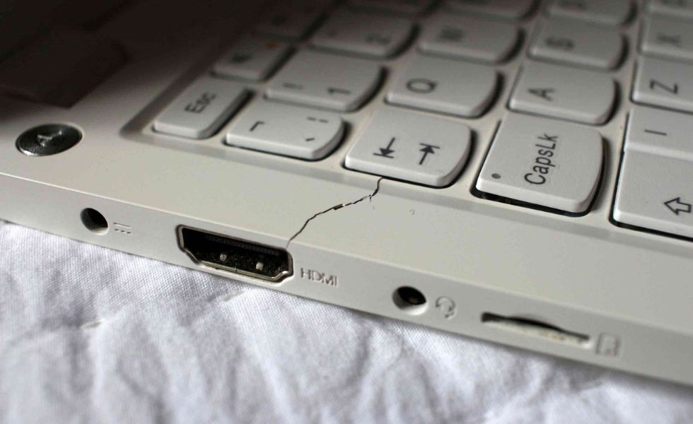 vỏ laptop HP vỡ