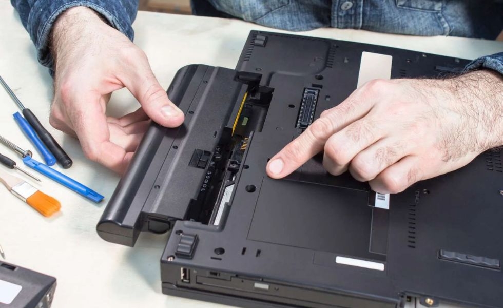 cách thay vỏ laptop HP