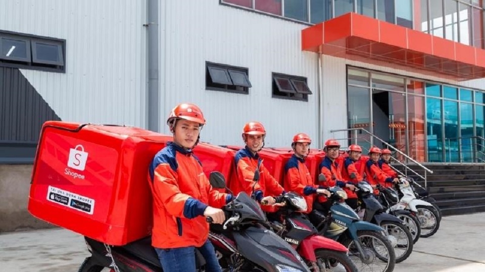 Đội ngũ shipper của Shopee có tác phong làm việc rất chuyên nghiệp
