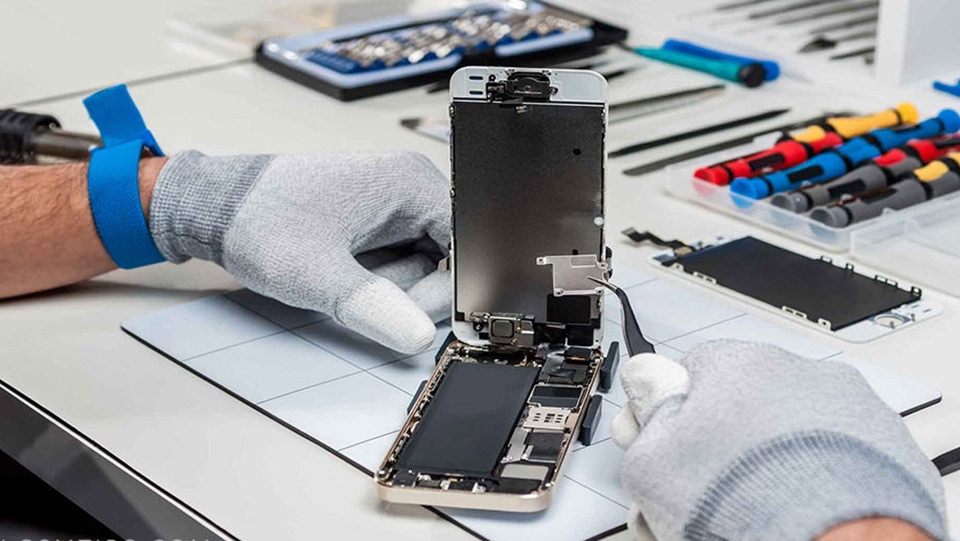 Linh kiện thay thế quyết định chi phí sửa điện thoại
