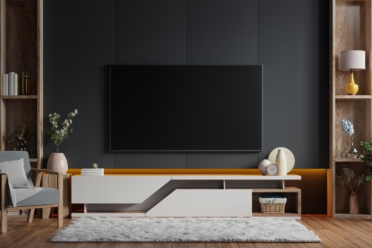 Kệ tivi vừa vặn làm cho không gian được cân đối, hài hòa