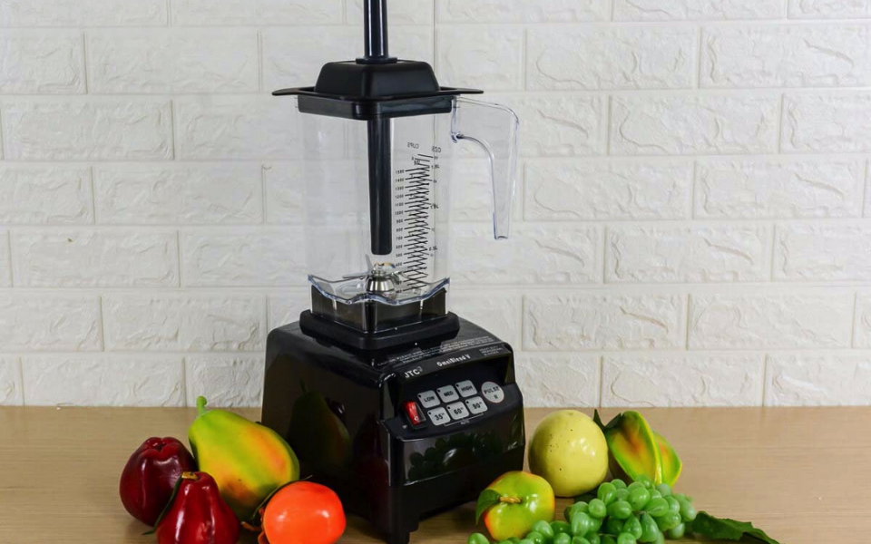Máy xay sinh tố công nghiệp được trang bị nhiều tính năng độc đáo