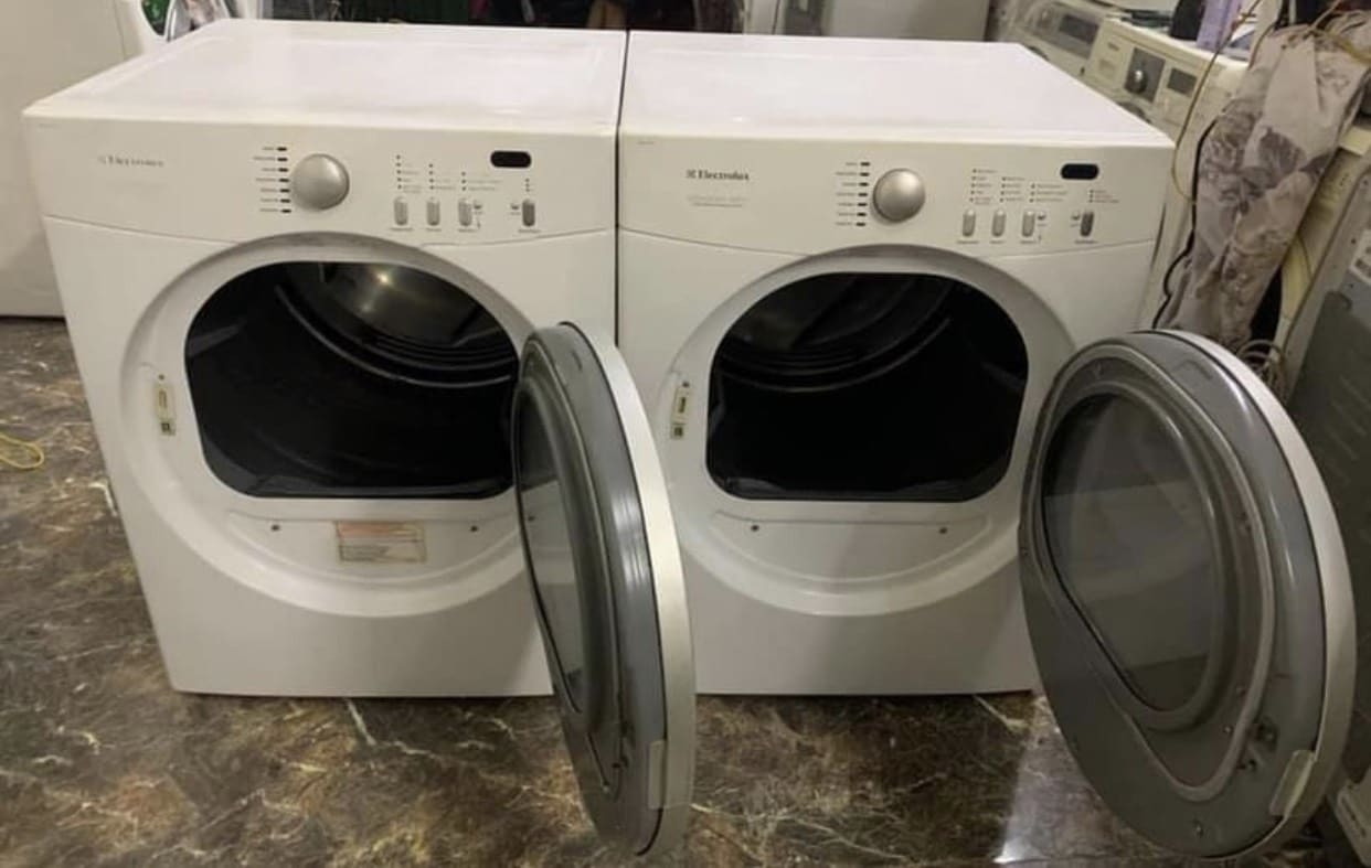 có nên mua máy sấy quần áo hàng trưng bày 2