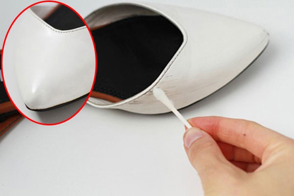 cách làm sạch giày da trắng 6