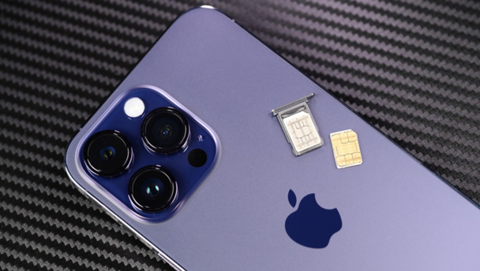 iphone 14 pro max bản mỹ có khe sim không - hình 4