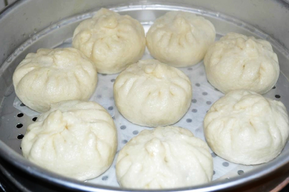 Hướng dẫn cách hấp bánh bao bằng xoong.