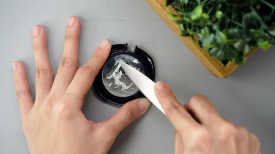 cách tẩy keo 502 trên kim loại 1