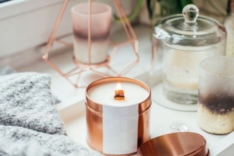 Cách làm nến thơm tại nhà cực dễ với sáp đậu nành, sáp ong cùng nhiều nguyên liệu khác 1
