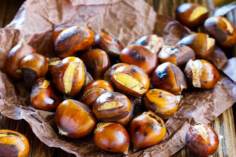 Cách làm hạt dẻ rang muối 7