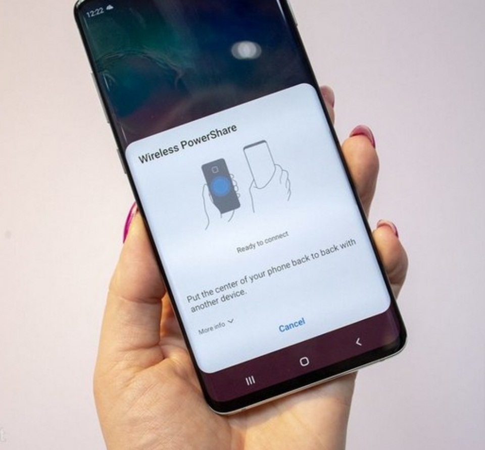 Tính năng PowerShare trên máy điện thoại Samsung