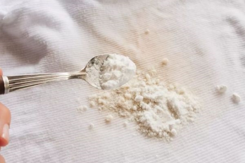 Cách tẩy áo trắng bị ngả màu (ảnh 4)