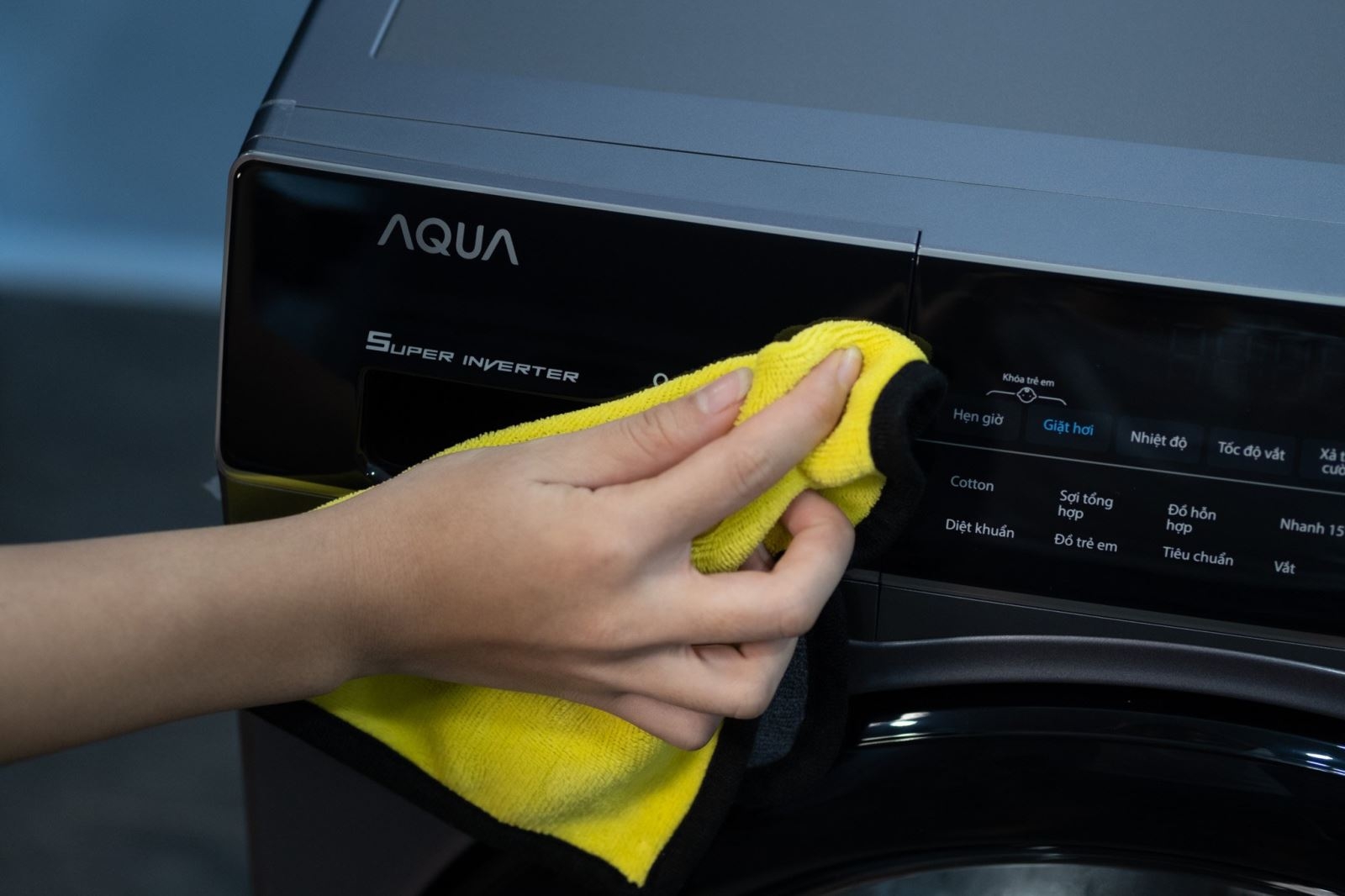 cách vệ sinh máy giặt aqua 1