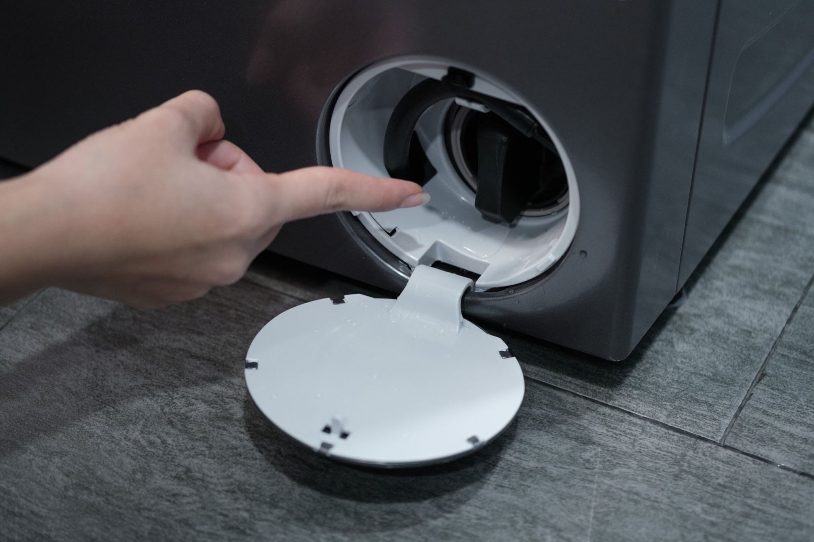 cách vệ sinh máy giặt aqua 4